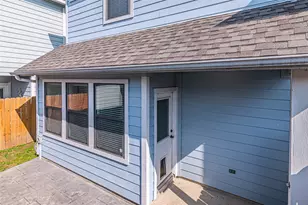 1828 Woodbend Village Ct, Houston, TX 77055 - Photo 49