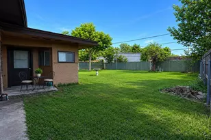 2119 Counter Point Dr, Houston, TX 77055 - Photo 9