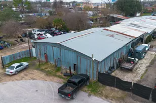 521 Blue Bell Rd, Houston, TX 77037 - Photo 5