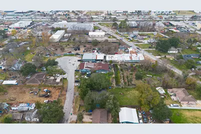 521 Blue Bell Road, Houston, TX 77037 - Photo 17