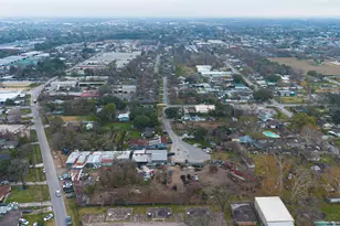 521 Blue Bell Rd, Houston, TX 77037 - Photo 7