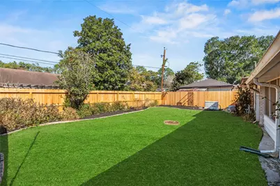 8510 Braes Meadow Drive, Houston, TX 77071 - Photo 31