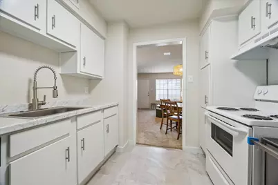 855 Augusta Drive #27, Houston, TX 77057 - Photo 9