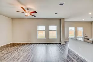 400 Lynn Lotus Dr, Katy, TX 77493 - Photo 5