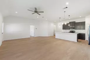 11832 Whirlaway Dr, Willis, TX 77318 - Photo 5