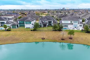 11 Laurel Wreath Trl, Sugar Land, TX 77498 - Photo 25