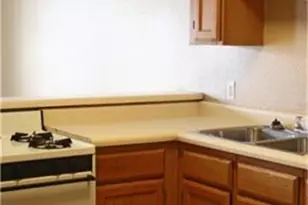 1301 S Tyler Street St, Beeville, TX 78102 - Photo 5