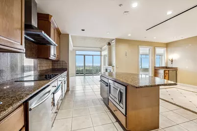 1000 Uptown Park Boulevard #243, Houston, TX 77056 - Photo 9