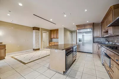 1000 Uptown Park Boulevard #243, Houston, TX 77056 - Photo 13