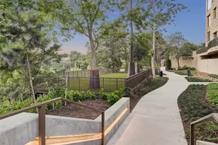 1000 Uptown Park Blvd, Houston, TX 77056 - Photo 33