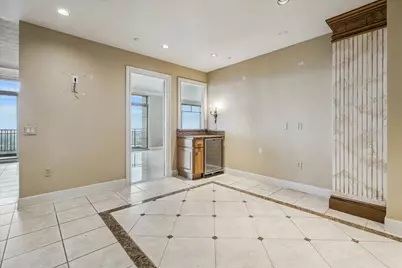 1000 Uptown Park Boulevard #243, Houston, TX 77056 - Photo 15