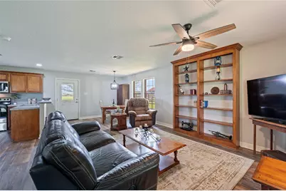 8211 Deats Lane, Dickinson, TX 77539 - Photo 45