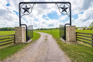 8211 Deats Ln, Dickinson, TX 77539 - Photo 15