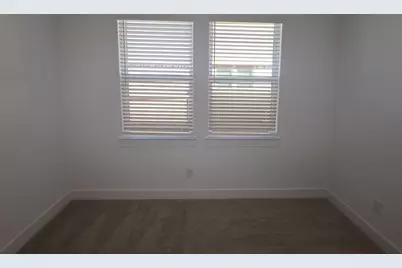 12106 Willow Way Avenue, Mont Belvieu, TX 77535 - Photo 7