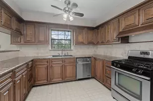 2322 Shadow Glen, Spring, TX 77386 - Photo 15