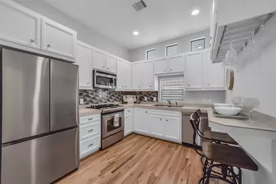 8715 Meadowcroft Drive #1102, Houston, TX 77063 - Photo 3