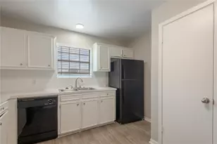 600 Palm St, Huntsville, TX 77340 - Photo 7