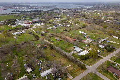 301 Oakland Street, Baytown, TX 77520 - Photo 29