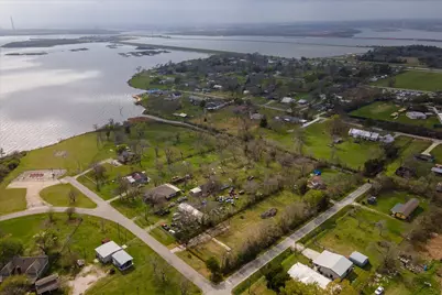 301 Oakland Street, Baytown, TX 77520 - Photo 23