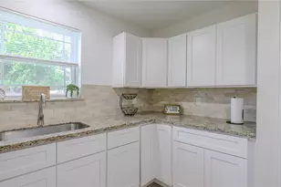 1413 N Avenue R, Freeport, TX 77541 - Photo 11