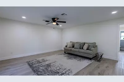 1413 N Avenue R, Freeport, TX 77541 - Photo 5