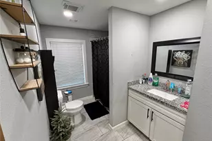 907 E Magnolia St, Angleton, TX 77515 - Photo 25