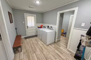 907 E Magnolia St, Angleton, TX 77515 - Photo 15