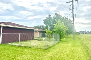 2312 Salisbury Dr, Port Arthur, TX 77640 - Photo 9