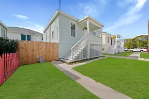 2015 36th St, Galveston, TX 77550 - Photo 1