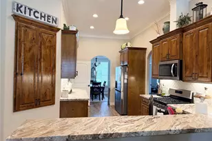 211 Brazos Dr, Baytown, TX 77523 - Photo 5