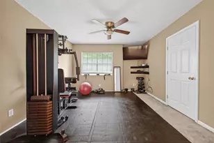 8107 Tiger Ln, Houston, TX 77040 - Photo 33