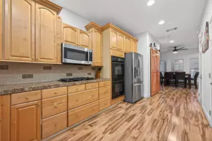 8107 Tiger Ln, Houston, TX 77040 - Photo 19