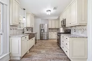 25806 Old Carriage Ln, Spring, TX 77373 - Photo 11