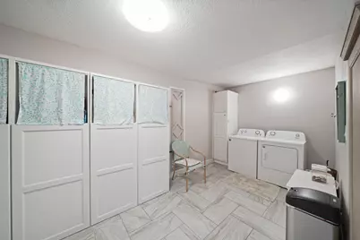 316 W Lang Street, Alvin, TX 77511 - Photo 17