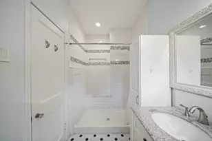 316 W Lang St, Alvin, TX 77511 - Photo 13