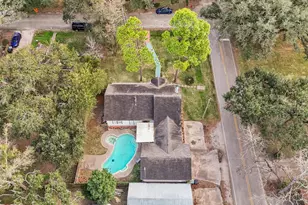 316 W Lang St, Alvin, TX 77511 - Photo 3