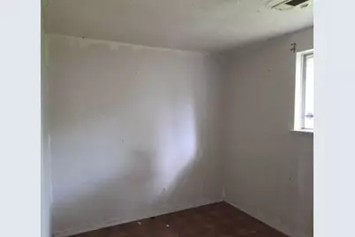 4806 Grapevine Street, Houston, TX 77045 - Photo 9