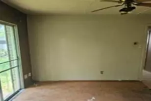 4806 Grapevine St, Houston, TX 77045 - Photo 3
