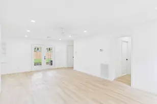 2002 Jones St, Rosenberg, TX 77471 - Photo 17