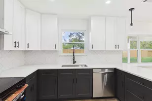 2002 Jones St, Rosenberg, TX 77471 - Photo 21