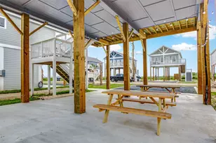 1079 Johnson Rd, Gilchrist, TX 77617 - Photo 7