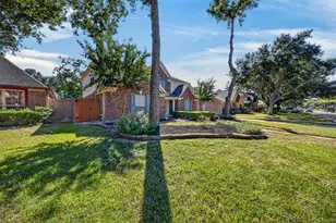 10215 Minturn Ln, Houston, TX 77064 - Photo 9