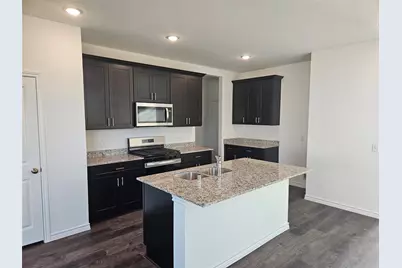 1818 Glacier Gorge Trail, Dayton, TX 77535 - Photo 3