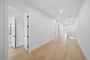 404 E 28th St, Houston, TX 77008 - Photo 3