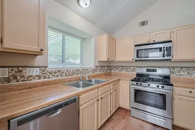 6907 Yardley Drive, Katy, TX 77494 - Photo 13