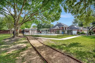 1639 Lakeside Enclave Dr, Houston, TX 77077 - Photo 37