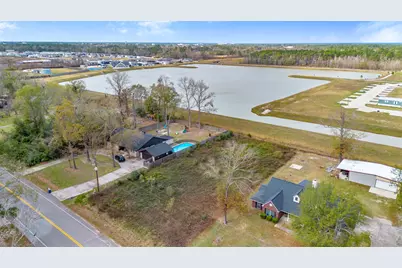 1012 Chateau Woods Parkway Drive, Conroe, TX 77385 - Photo 15