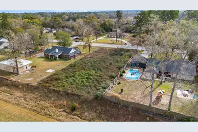 1012 Chateau Woods Parkway Drive, Conroe, TX 77385 - Photo 9