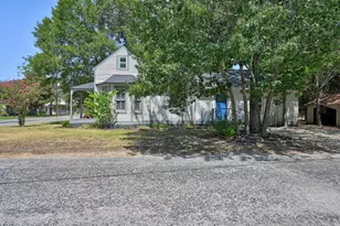 419 S Main St, La Grange, TX 78945 - Photo 33
