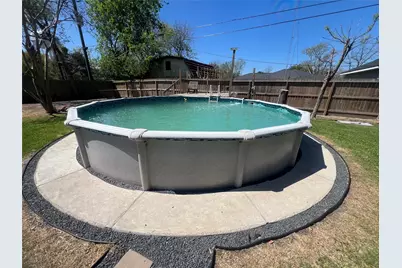 402 Lyndale Drive, Highlands, TX 77562 - Photo 33